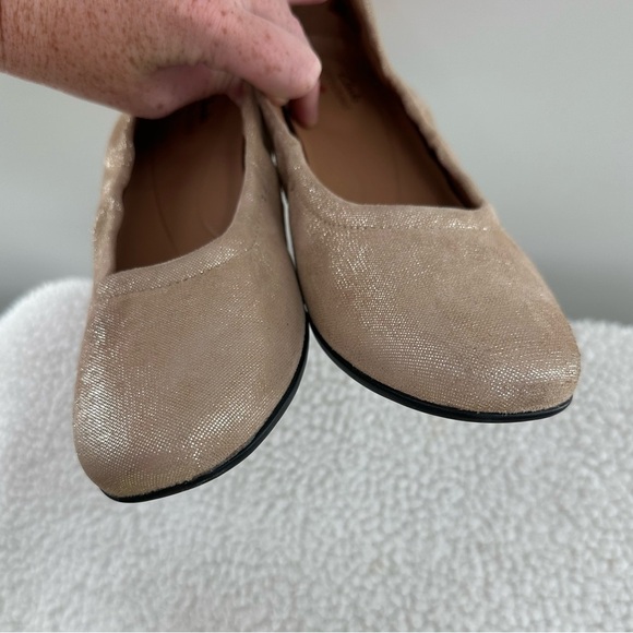 Clarks Unstructured Metallic Gold Leather Ballet Flats - Picture 5 of 8